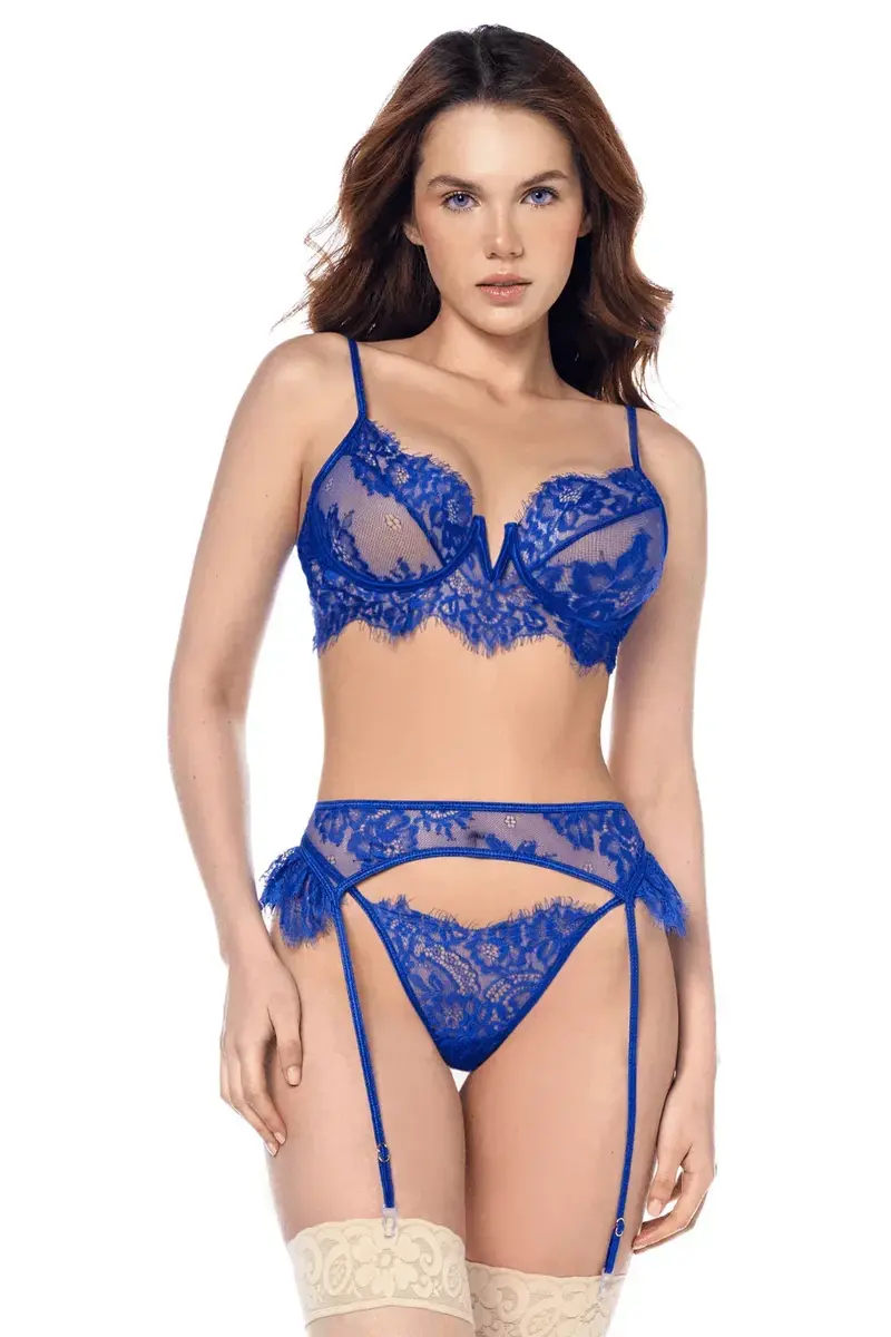 Dare to Allure Lace garter set