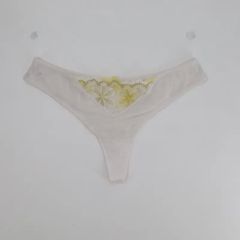 String Charlott' Blanc