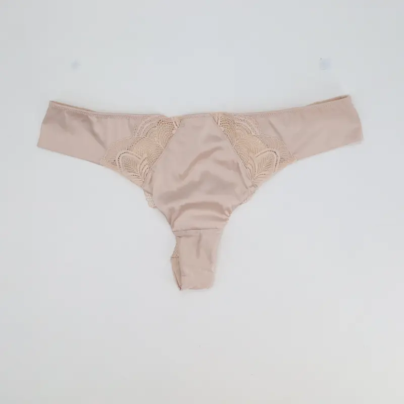 String RougeGorge Rose